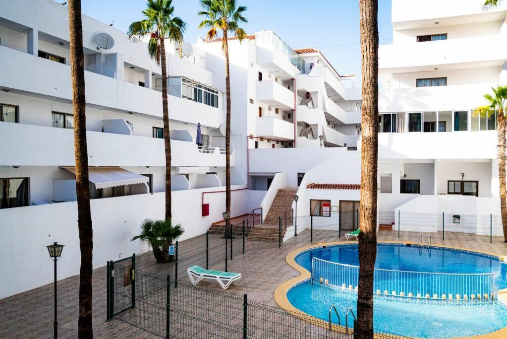 Americas Apartment *
